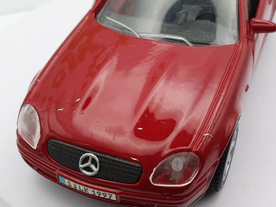 Mercedes SLK 230 Maisto 1/35 Rosso - Immagine 2 di 3