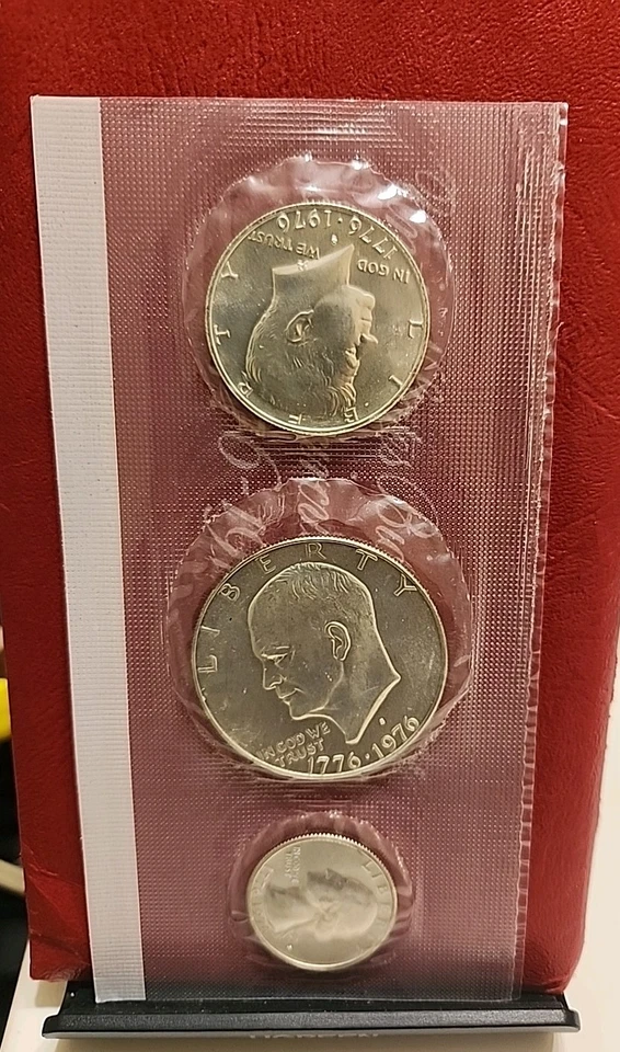 1776-1976-S 40% Silver 3-Coin Uncirculated Bicentennial Mint Set - Image 2 of 4