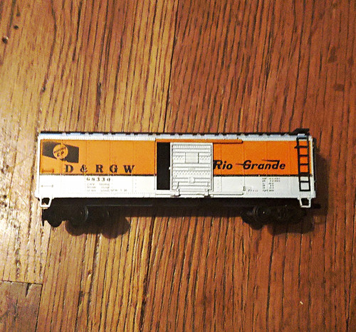Coche de caja Athearn HO 1:87 Rio Grande MPN 68330 naranja/plateado/negro | Condition: Used