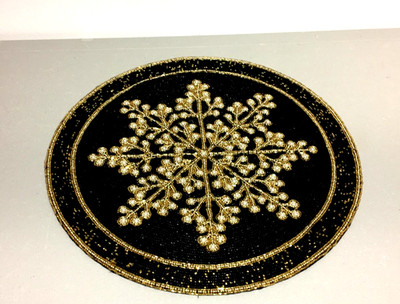 TAHARI BLACK W/GOLD SNOWFLAKE PATTERN GLASS BEADED CHARGER 15''  (NEW)