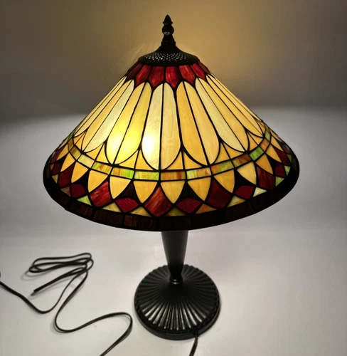 Vintage Quoizel 24” Tiffany Style Black Table Lamp Base with Glass Shade TF6821V