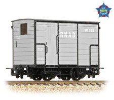 Bachmann 393-100 RNAD Enclosed-End Brake Van RNAD Grey 009 Gauge