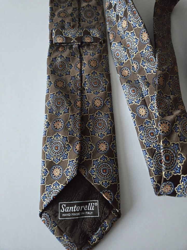 Corbata de seda Santorelli hecha a mano en Italia bronce azul medallón geométrico clásico  Foto 4 de 4