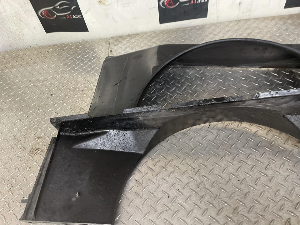 2001-2002 Chevrolet Silverado Sierra Loaded Radiator Shroud 6.6 Dmax LB7 Oem - Image 2 of 4