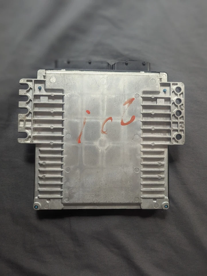 Infiniti FX35 2004 3,5 L ECM módulo de control del motor  Foto 2 de 2