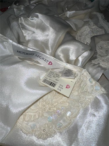 Victoria's Secret 2-teiliges Nachthemd Elfenbein Braut Negligée XS und Robe O/S Neu mit Etikett - Bild 6 von 6