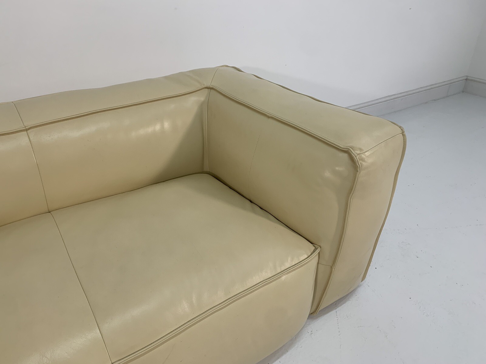 Sofology 2 Seater Cream Leather Sofa 100 Genuine Leather RRP £1999
