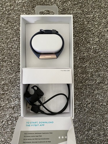 FITBIT CHARGE 3 ADVANCED FITNESS TRACKER SMALL + LARGE SIZES ROSE GOLD - Picture 4 of 4