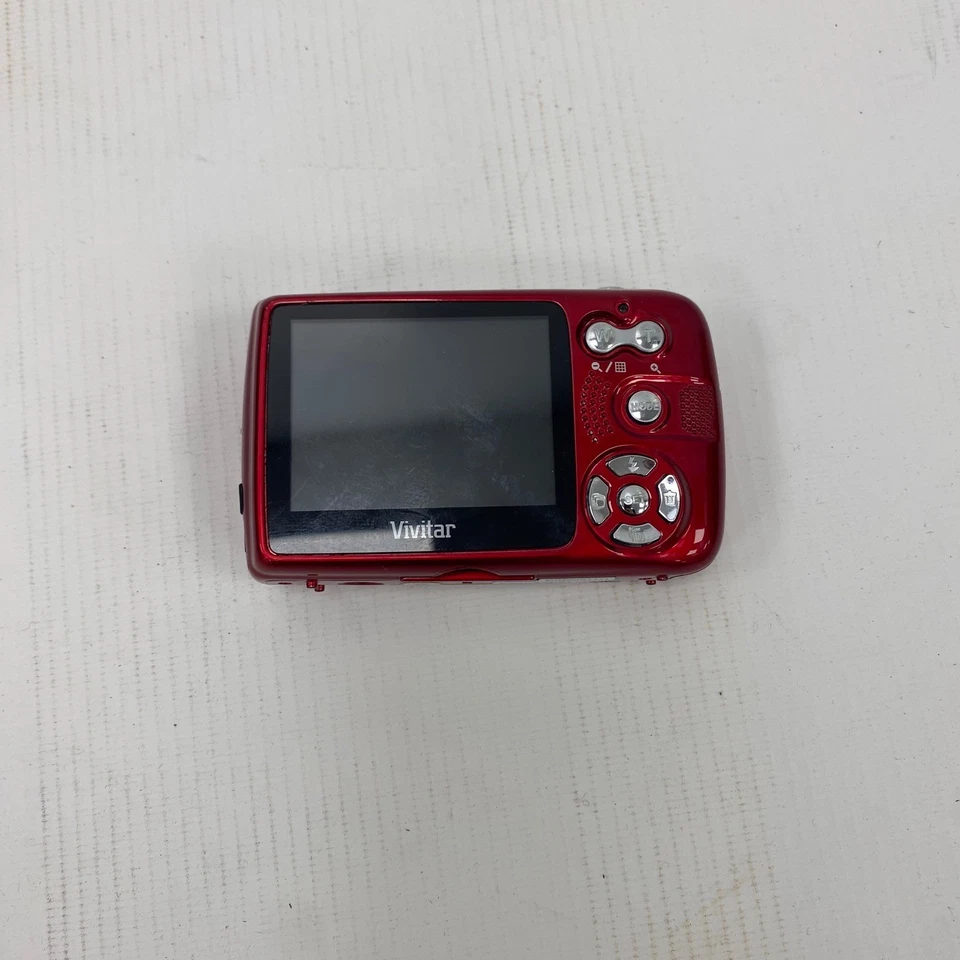 Vivitar Digital Camera Vivicam 7024 7.1MP Red Tested - Image 2 of 4