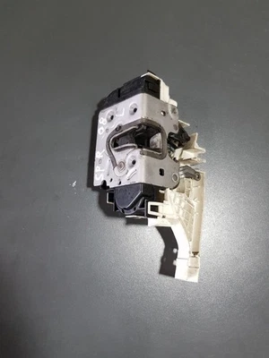 Mécanisme de serrure de porte avant gauche Vw Crafter A9067201435 /... - Photo 1/4