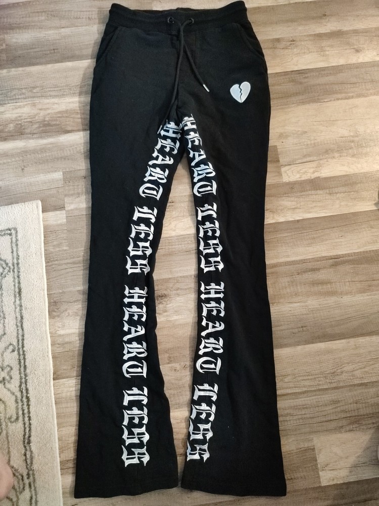 Focus Jeans Heartless Stone Stacked Sweatpants in Black Size Small
