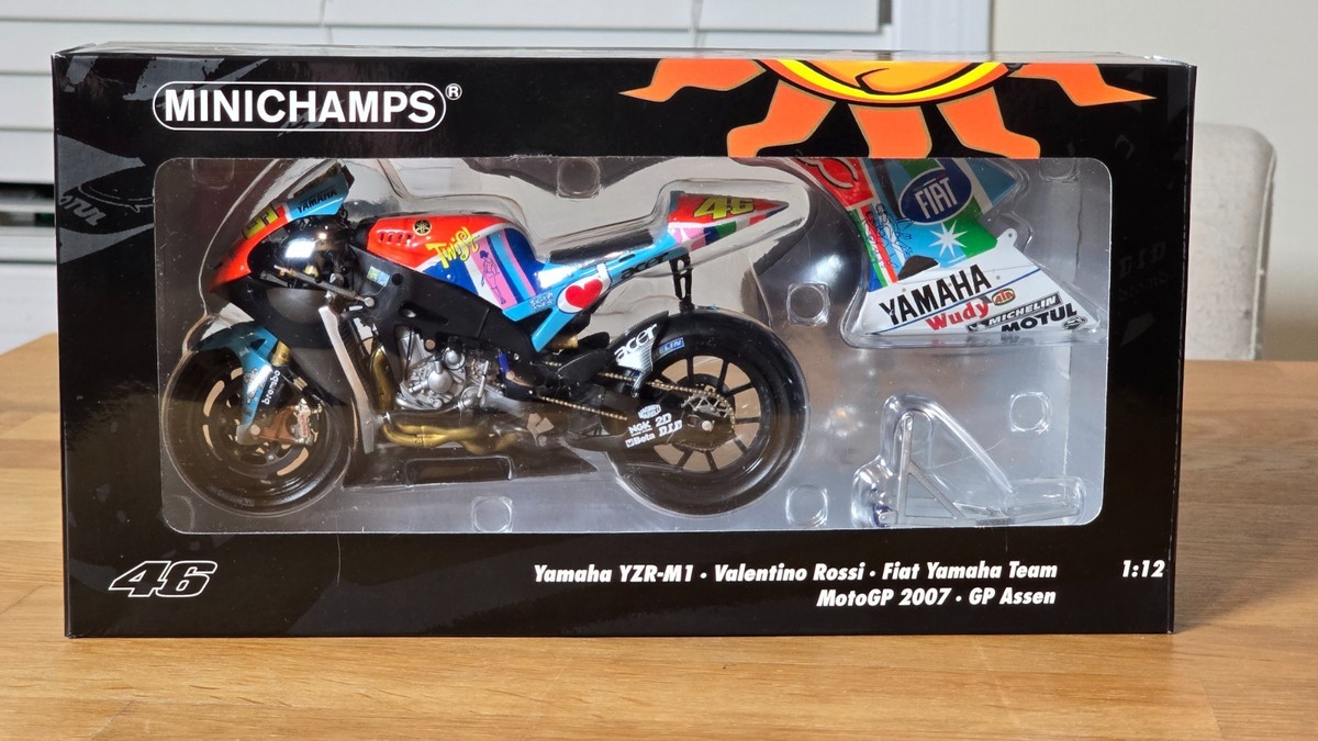 1/12 Minichamps VALENTINO ROSSI Yamaha YZR-M1 Fiat Assen GP 2007