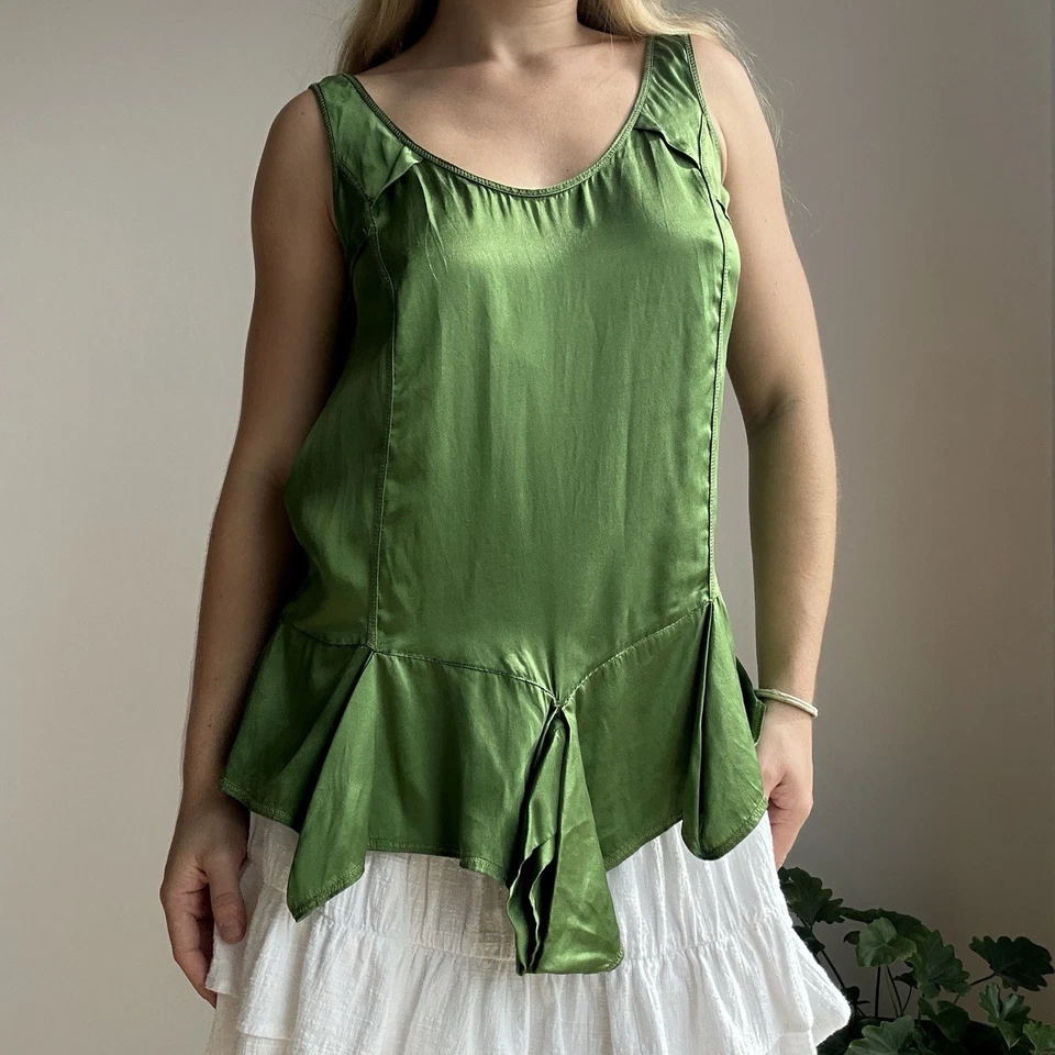 Camiseta sin mangas Twenty8Twelve para mujer 10 verde seda asimétrica cuello redondo Foto 2 de 4