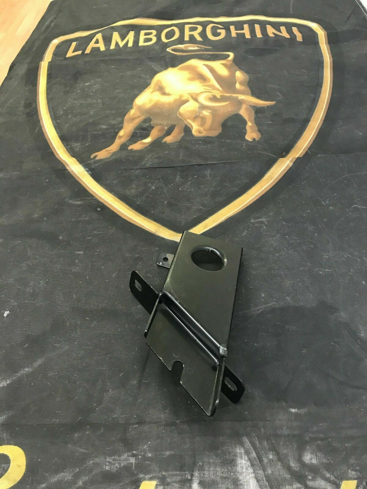 LAMBORGHINI GALLARDO LP550 560 570 WINDSCREEN WIPER ARM BRACKET OEM 401955458A