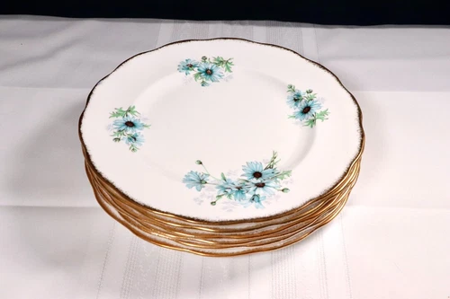Vintage ROYAL ALBERT Bone China England MARGUERITE Pattern 10.25" Dinner Plate