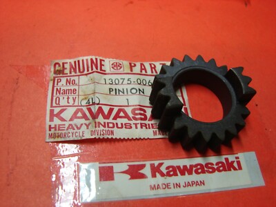 NOS 1976-1979 Kawasaki KD175 KE175 Kick Starter Pinion 13075-006