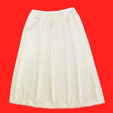 FRUIT OF THE LOOM ... 25   Nylon Half Slip  4457 ... White ... Size L
