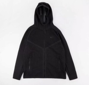 black nike tech fleece hoodie xs