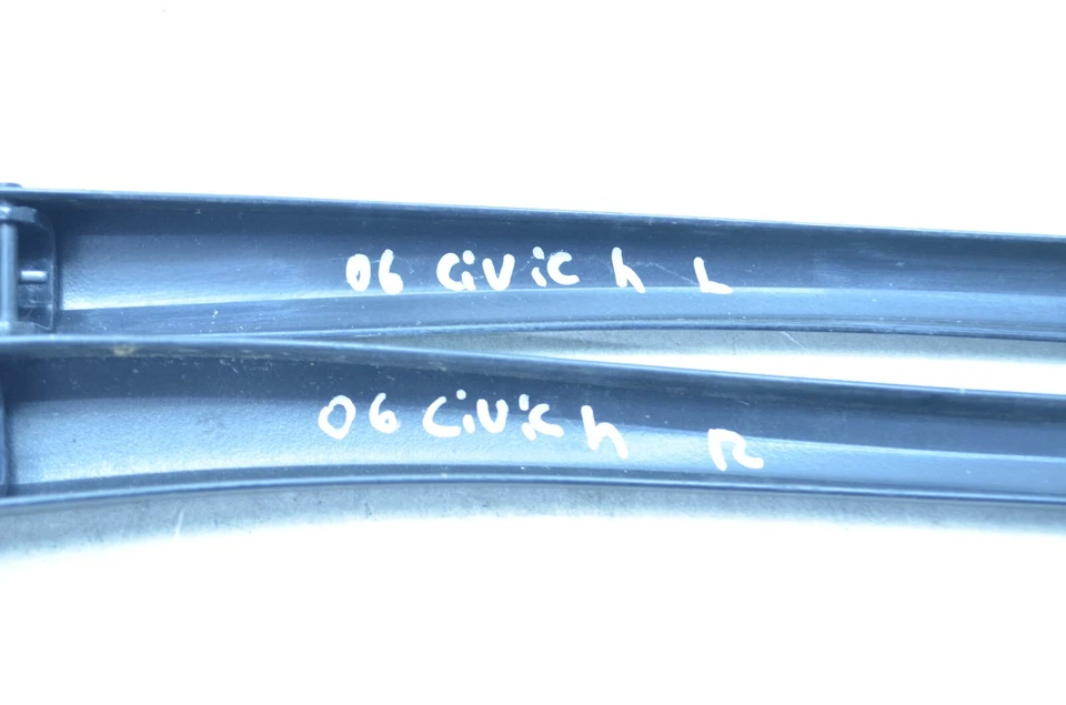 06-11 HONDA CIVIC HYBRID 1.3L FRONT LEFT / RIGHT WINDSHIELD WIPER ARM SET OEM - Image 3 of 4