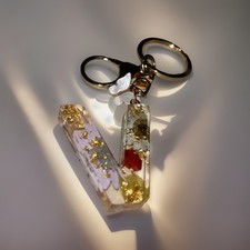Alphabet Initial Letter 'V' Brushed Gold Key Chain with Charm New Unused
