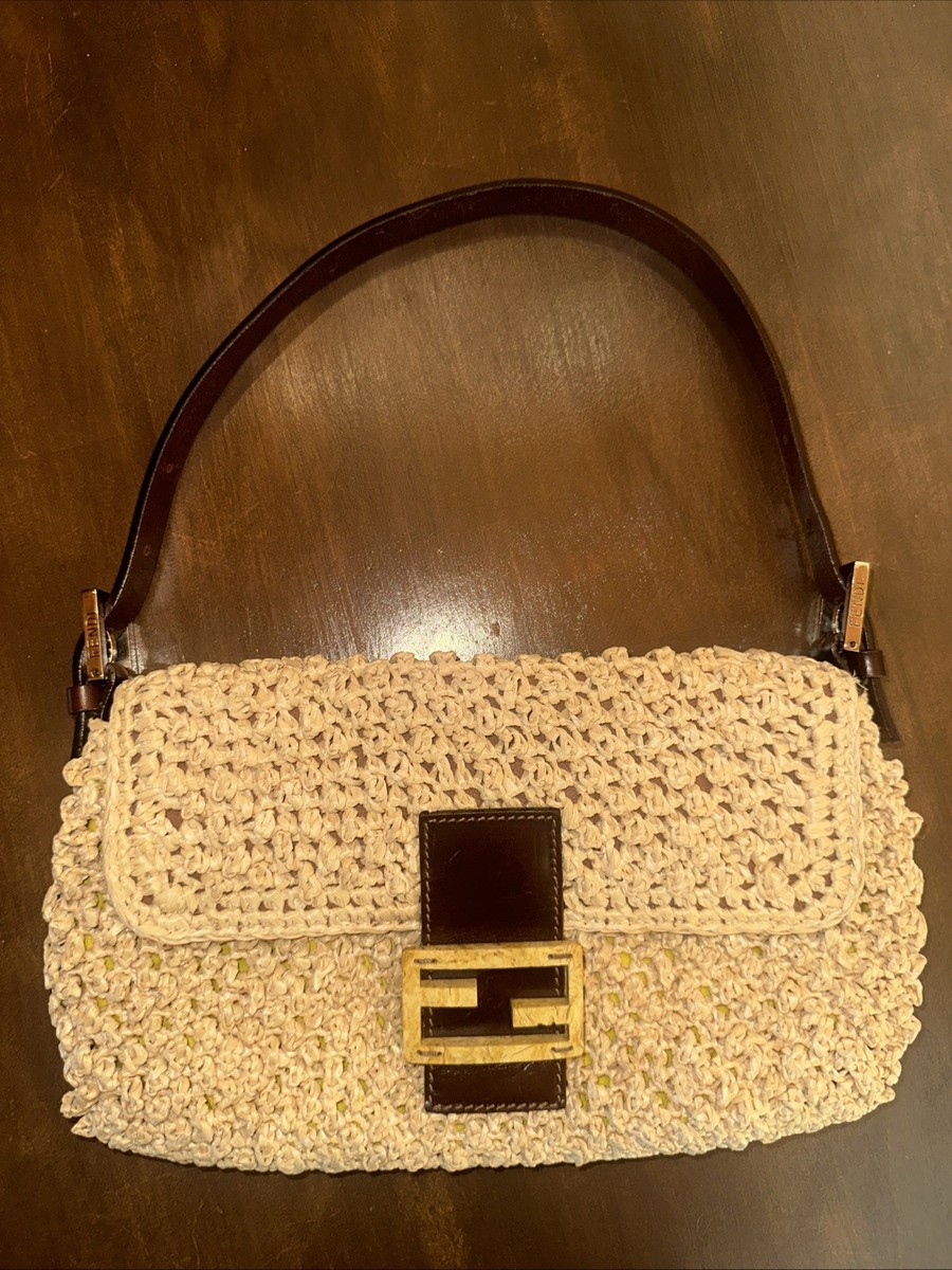 FENDI鞄正規品【売り切りたいのでSALE中】 Fendi Zucca Paisley Embroidery Baguette (SHG-35412)