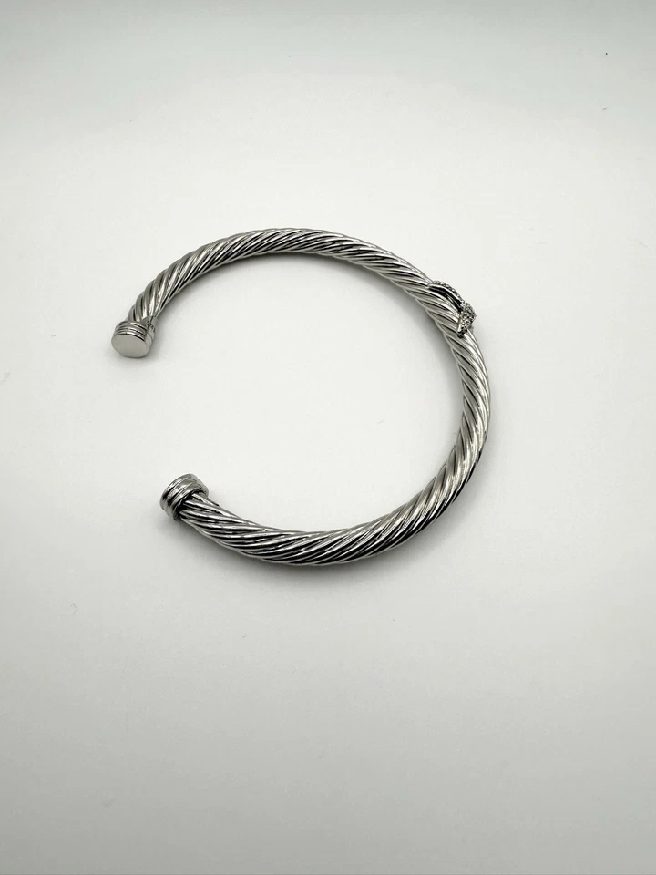 Brazalete grande David Yurman de 4 mm de plata de ley y diamantes X Station Foto 4 de 4