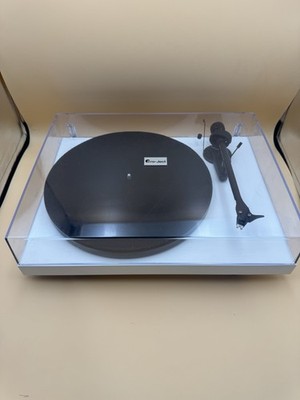Pro-Ject Debut Carbon EVO Audiophile Turntable W/Sumiko Rainier-MISSING AC CABLE