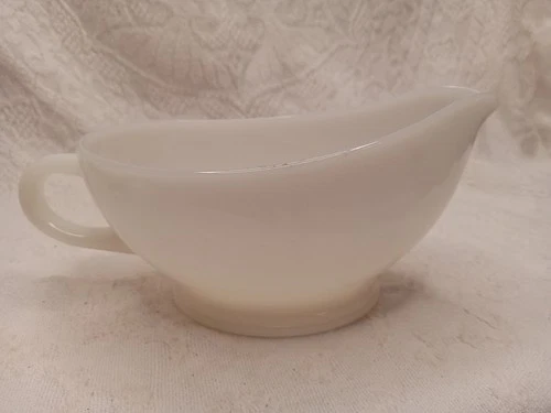 Vintage Anchor Hocking Fire King white Milk Glass Gravy Boat made in USA 6"