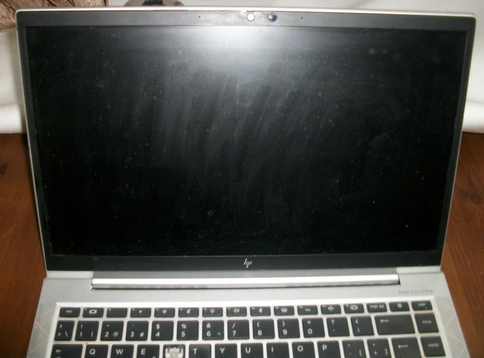 HP Elitebook 840 G7. 8 RAM. 512 SSD. Leer notas del estado. - Imagen 2 de 4