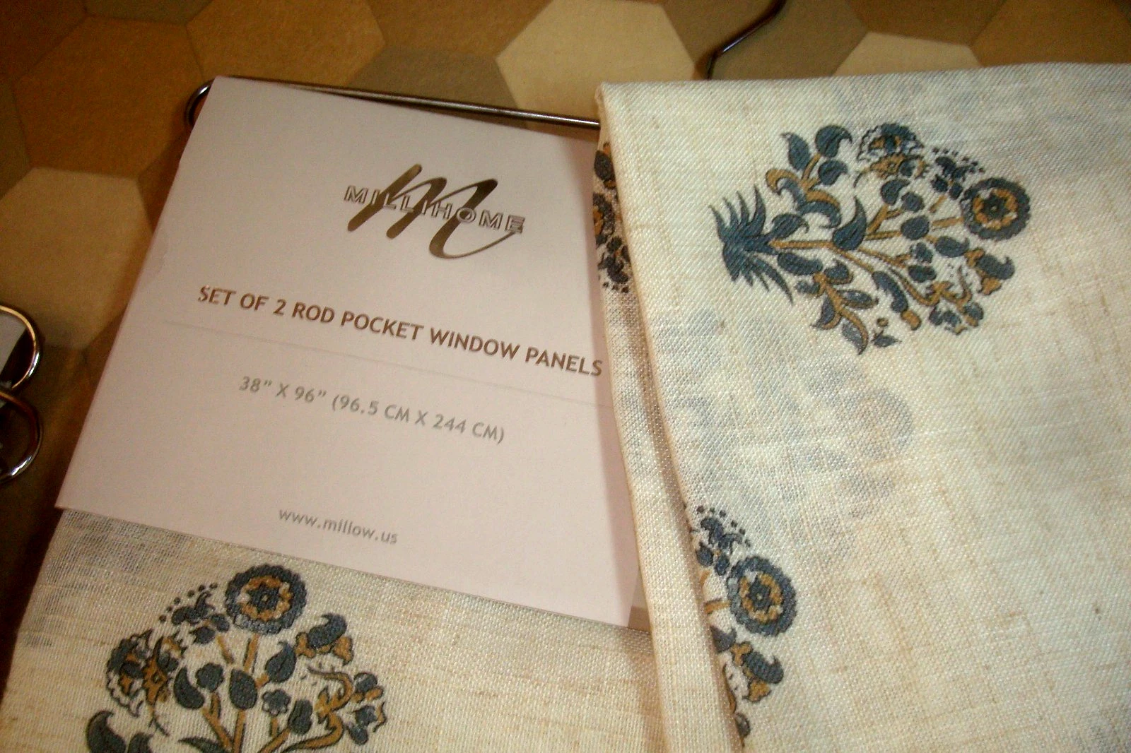 MilliHome Farmhouse Window Curtains AURORA Carbon Blue 2 pc Block print 96" lg
Opens in a new window