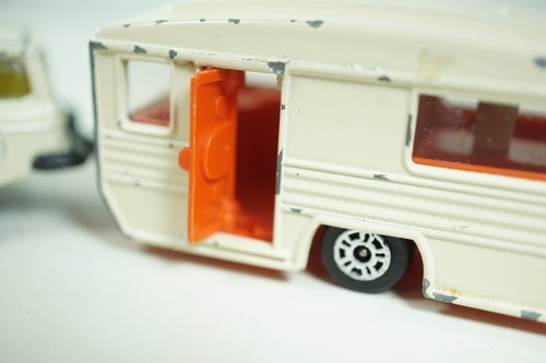 Vintage 1970's Corgi Juniors Volvo 245DL Estate Cream Beige Car & Caravan - Picture 4 of 13