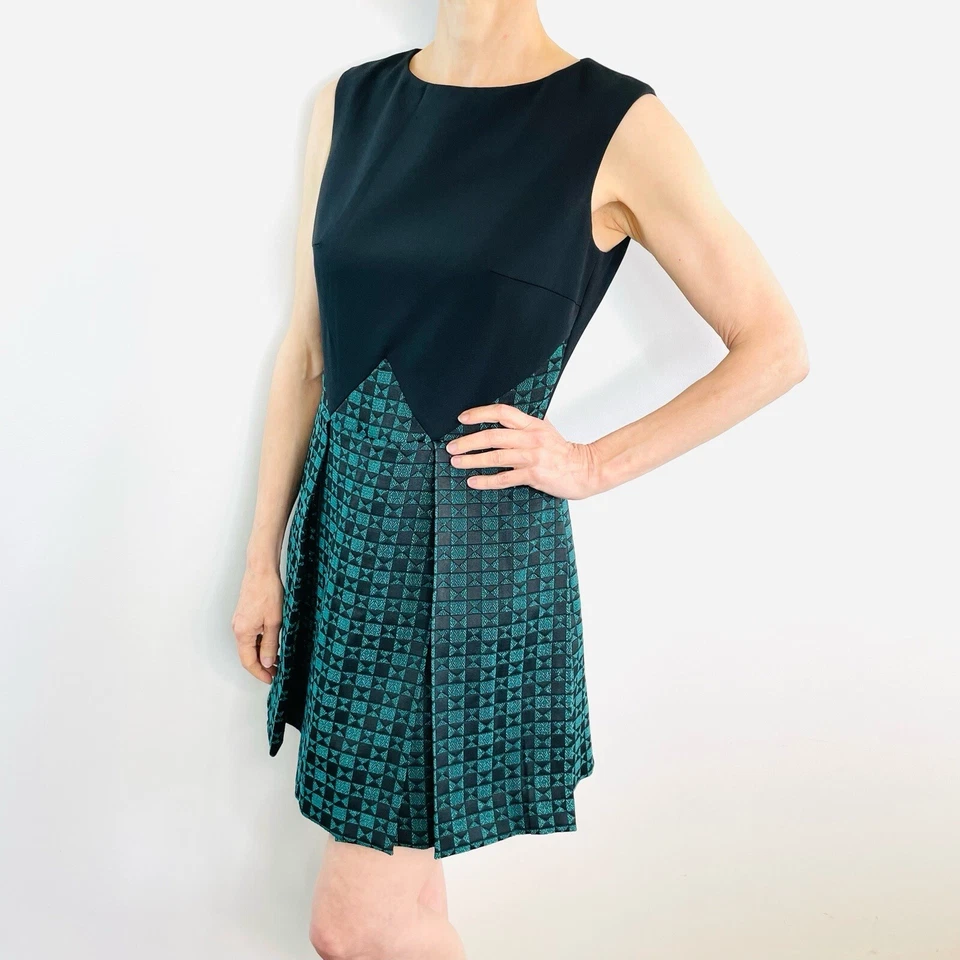 Vestido Byblos Talla 44 16 Negro y Verde Jacquard Ajuste y Acampanado Diseñador Hecho en Italia Foto 2 de 4