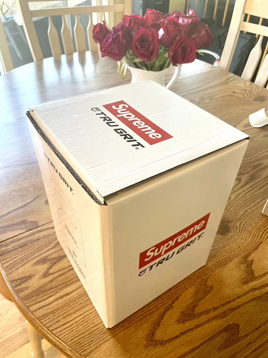 SUPREME/ TRU GRIT 6KG KETTLEBELL RED/ FW22 WEEK 1/ (IN HAND) AUTHENTIC/ NEW