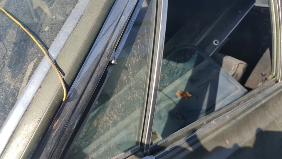 Vidrio de ventilación delantera para conductor Chevy Bel Air Pontiac Catalina LH 65-68 (solo vidrio) Foto 2 de 3