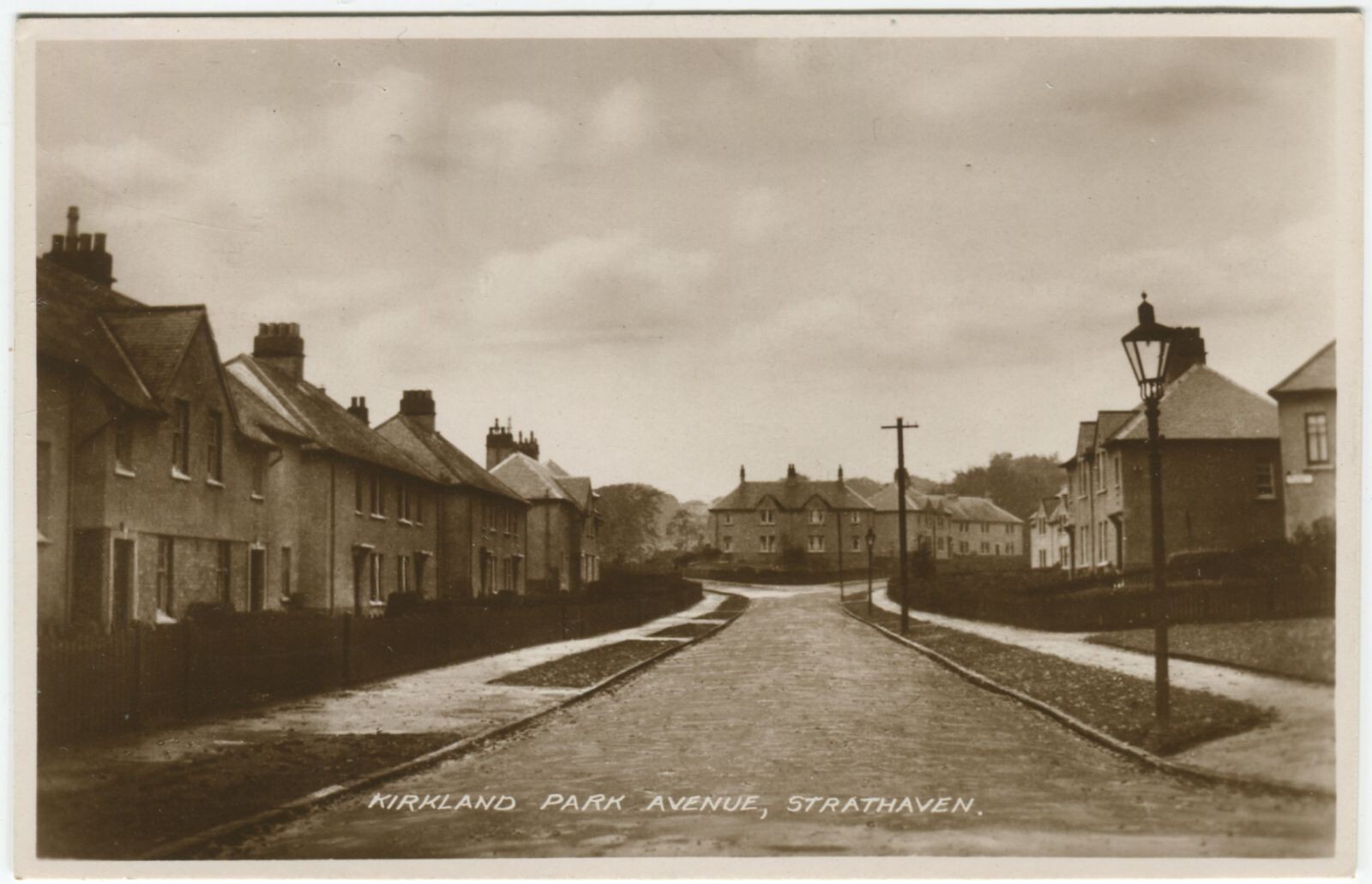 KIRKLAND PARK AVENUE, STRATHAVEN Lanarkshire Postcard eBay