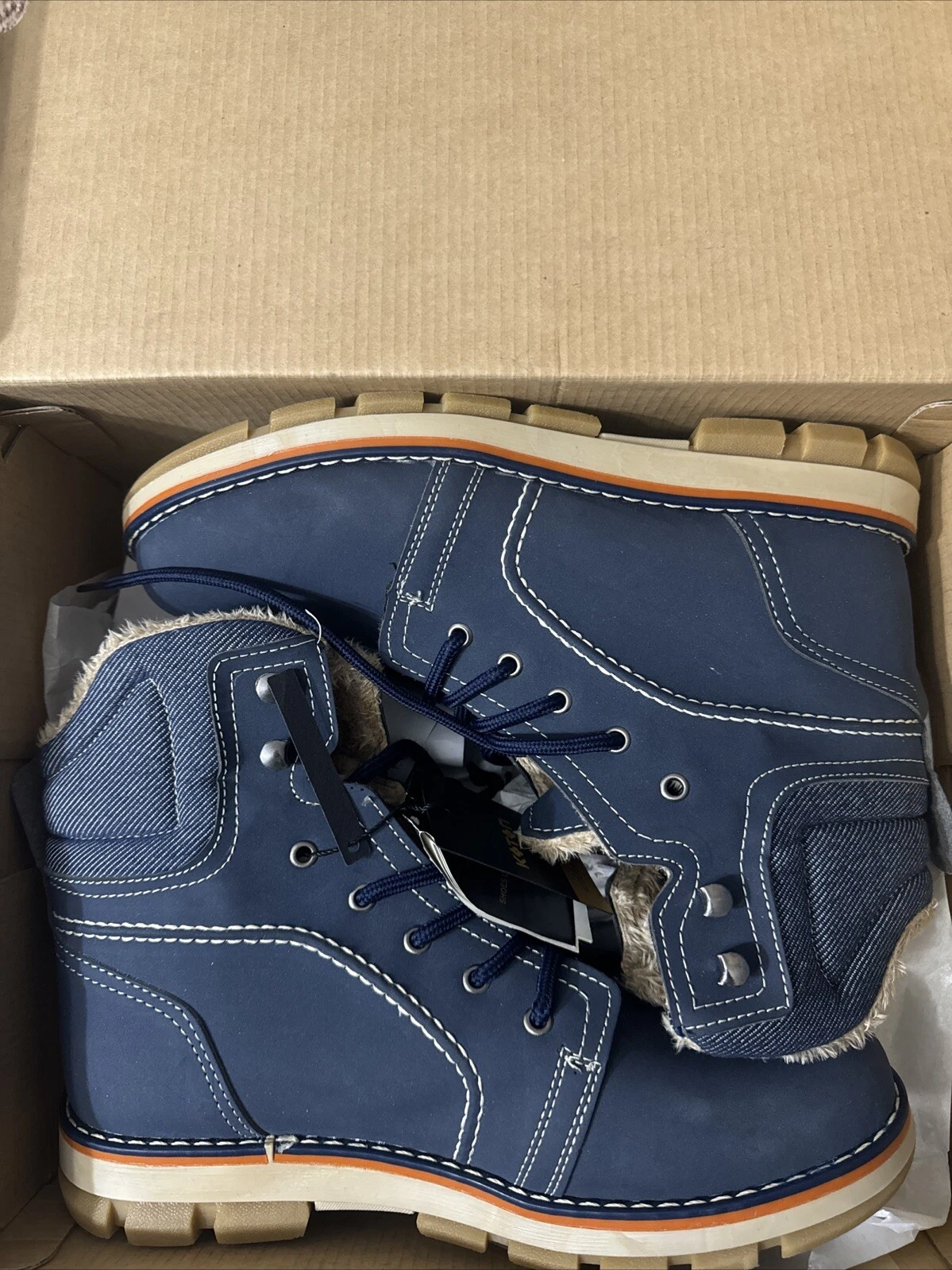 Men’s Size 10 Winter Snow Boots – New with Tags – Warm Fur-Lined Interior