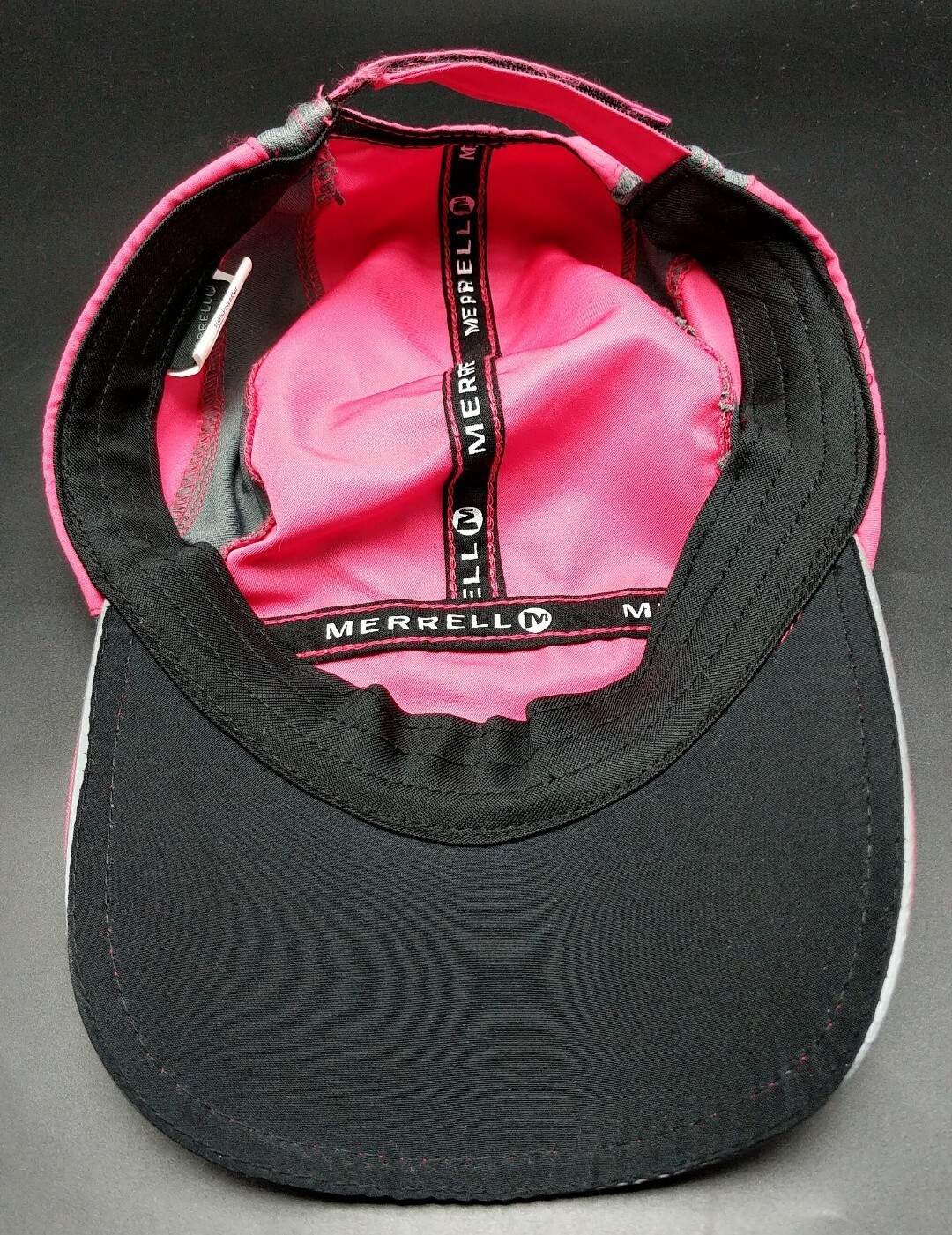 Cappello MERRELL leggero stile 7 pannelli rosa grigio tappo regolabile