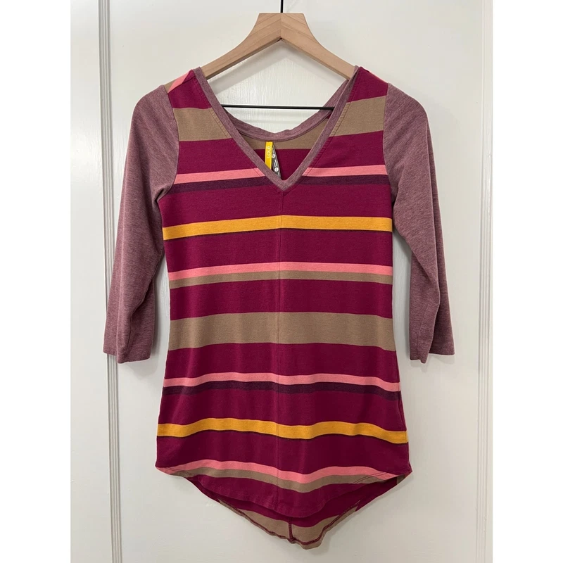 lole striped organic cotton v neck 3/4 sleeve shirt