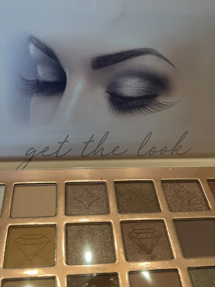 Ellen Tracy Exposed Nude Eyeshadow Palette + Pacifica Vegan Highlighter Blush - Image 3 of 4