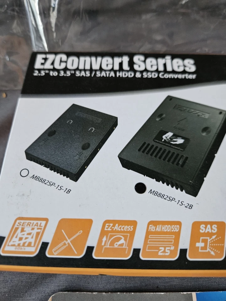 ICY Dock MB882SP-1S-2B / SATA HDD 2.5" -3.5" Converter Case NEW Plus Cards! - Image 3 of 4
