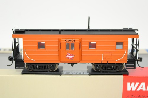 Walthers Platinum HO Milwaukee Road Rib Side Bay Window Caboose Car #0901 Nuevo de Lote Antiguo | Condition: New