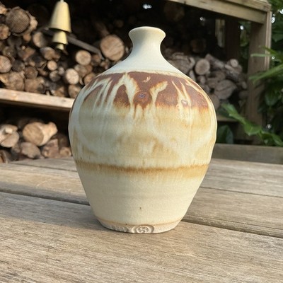 Vintage Studiokeramik Schmalhals Vase mit Herstellerspuren seitlich eingeprägt