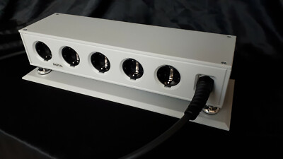 DSS NL-5 Digital Netzleiste von Dillenhöfer Sound Systems + Kabelflansch