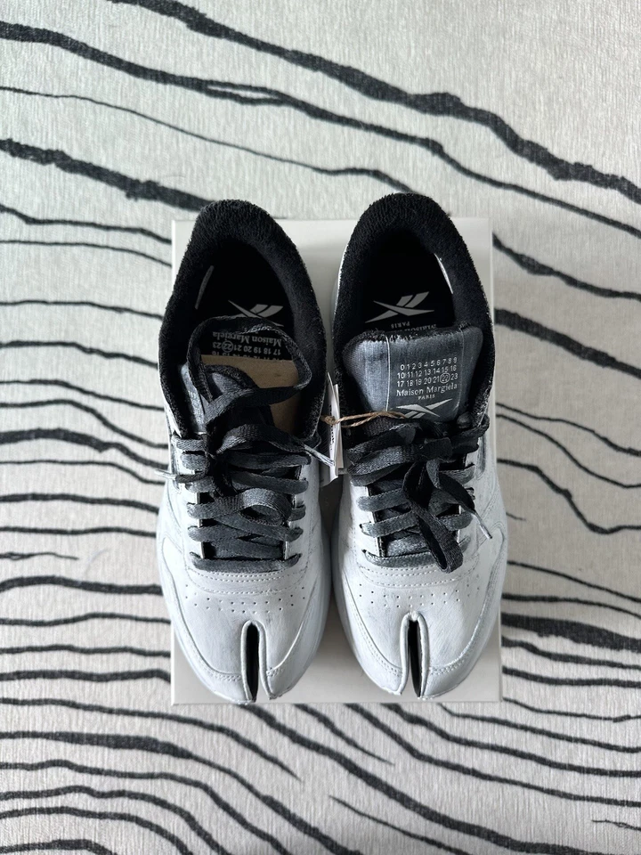 Size 8 - Reebok Classic Leather x Tabi Maison Margiela Whiteout 2021 - Image 4 of 4