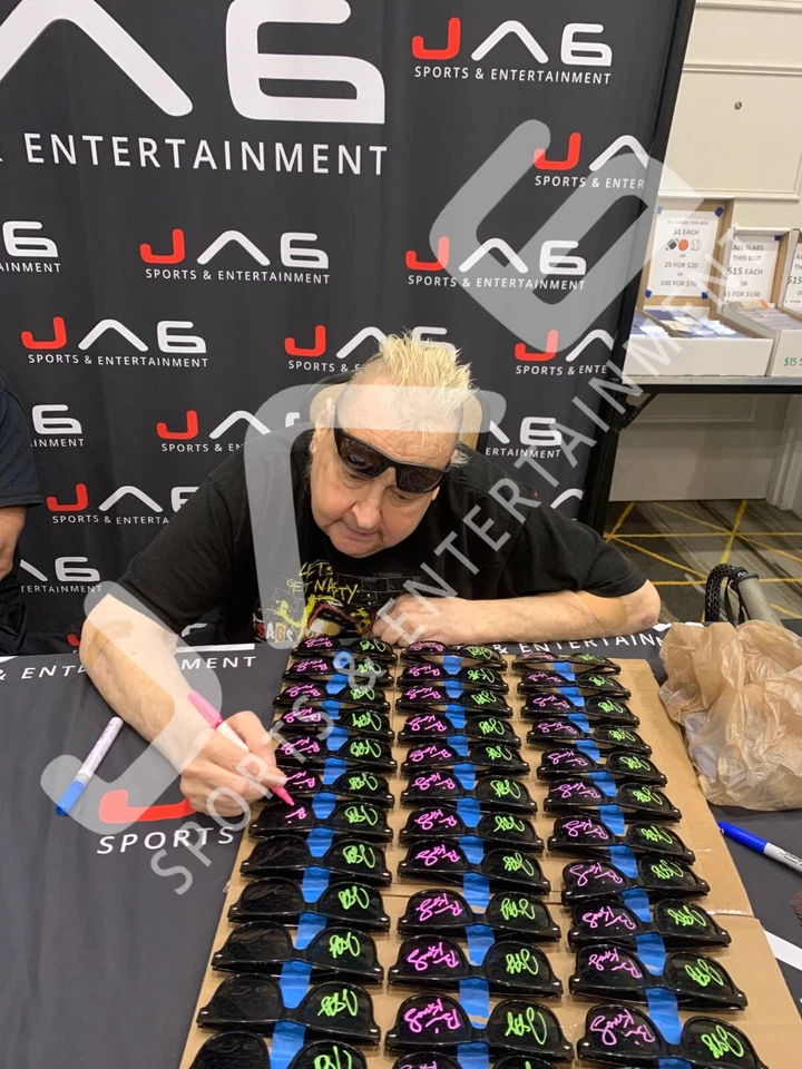Gafas de sol Brian Knobbs & Jerry Sags autografiadas firmadas WWE WWF JSA Nasty Boys Foto 4 de 4