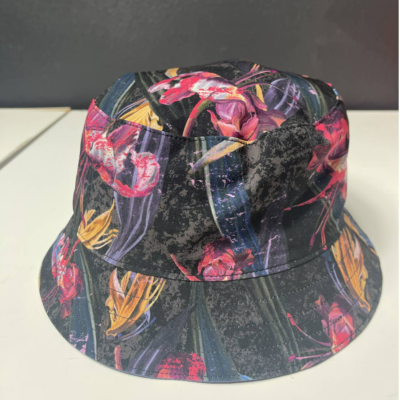 NWT Lululemon Women display picture 2