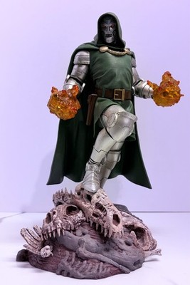 Marvel Diamond Select Dr. Doom PVC Statue Marvel Toys Gallery Diorama Figure