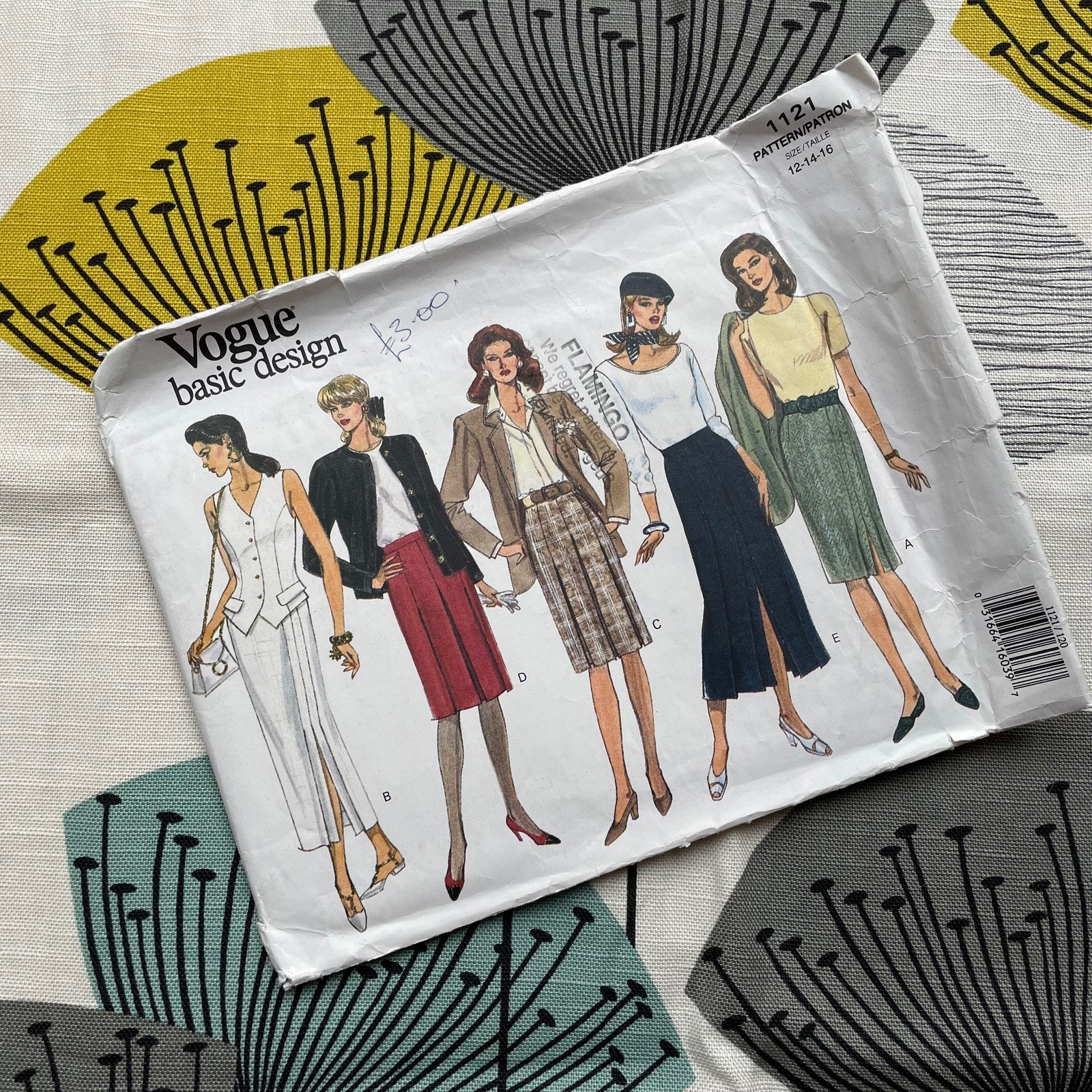 Vogue Sewing Pattern 1121 Misses Skirts Variations 1993 Size 12-14-16 Uncut