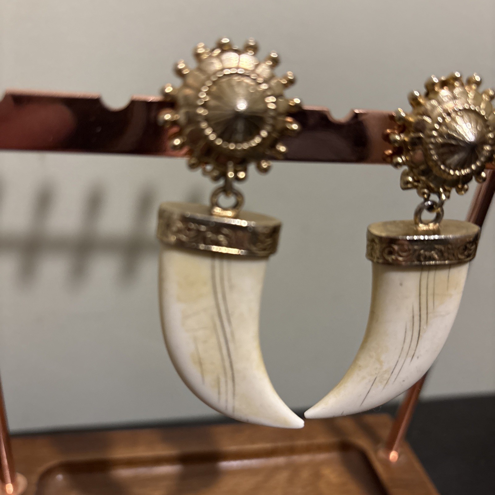 Vtg ELLEN DESIGNS Statement Dangle Chic BOHO Clip… - image 2