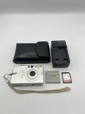 Canon PowerShot SD200 Digital ELPH Camera 32Gb SD 3.2MP 3x Zoom Silver